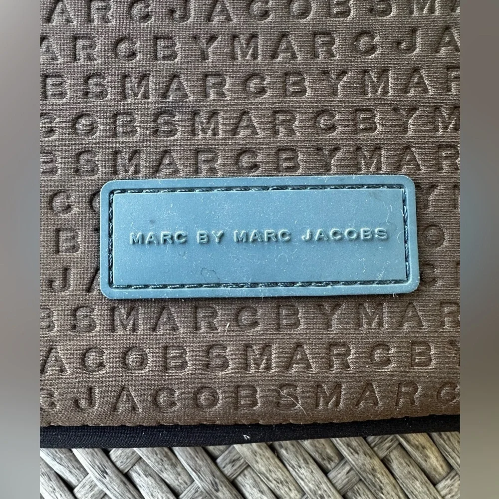 Marc by Marc Jacobs standard supply Logo neoprene fleece lined tablet zip case